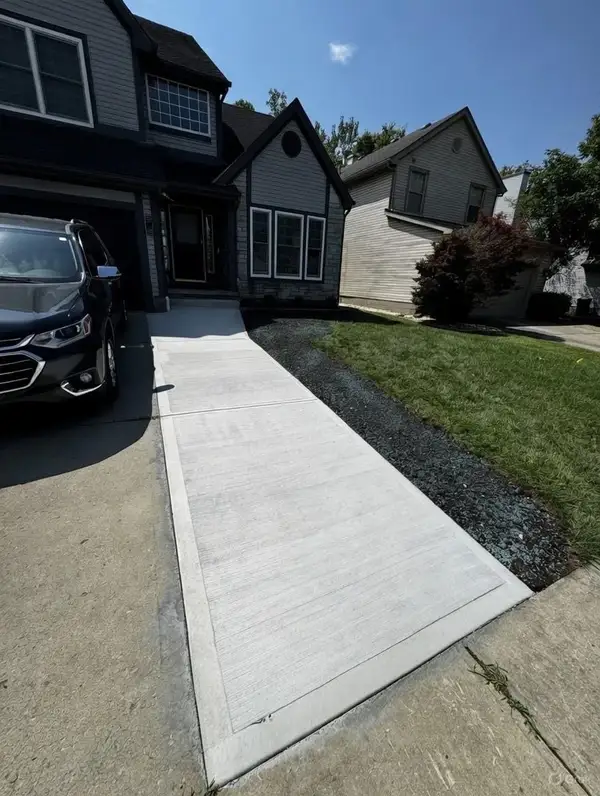 Concrete walkway, Columbus OH by Iron Edge Outdoor