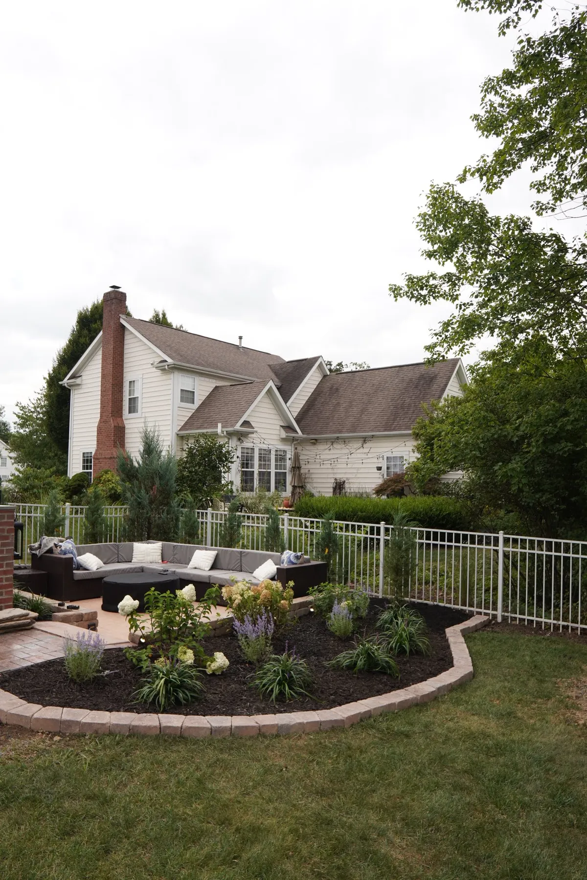 Outdoor patio seating area, Columbus OH by Iron Edge Outdoor