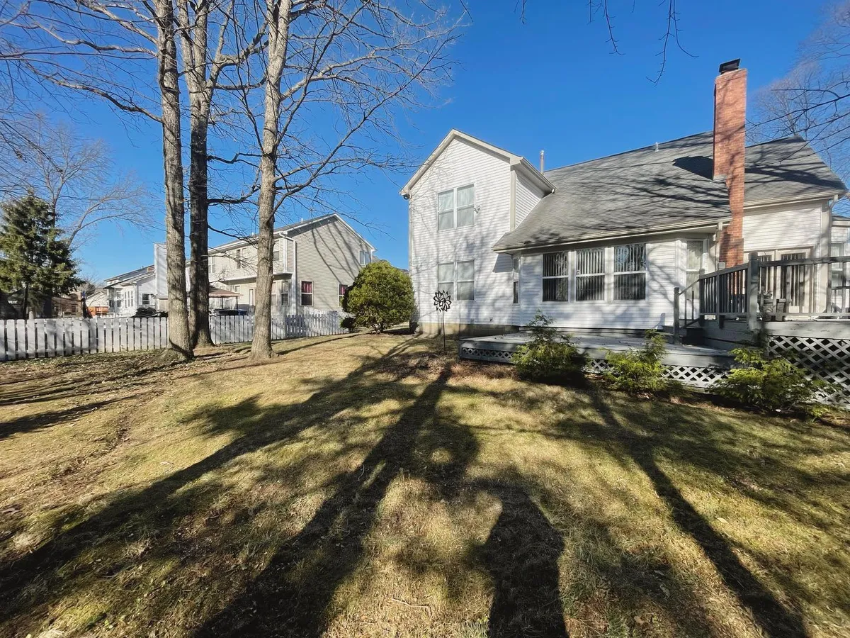 Residential lawn landscape, Columbus OH by Iron Edge Outdoor