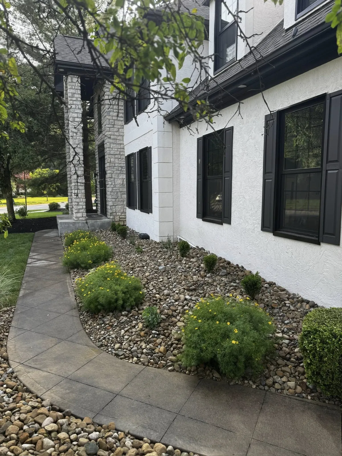 Stone chimney outdoor feature, Columbus OH by Iron Edge Outdoor